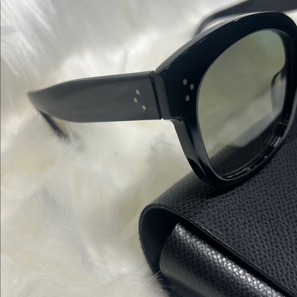 Celine Elegant Black Sunglasses - Picture 4 of 9